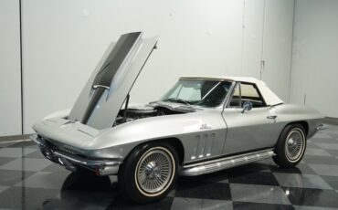 Unknown-Corvette-1966-Silver-Pearl-Black-35