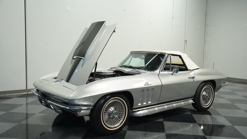 Unknown-Corvette-1966-Silver-Pearl-Black-35