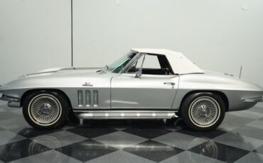 Unknown-Corvette-1966-Silver-Pearl-Black
