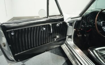 Unknown-Corvette-1966-Silver-Pearl-Black-39
