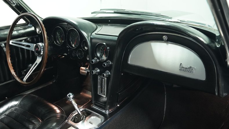Unknown-Corvette-1966-Silver-Pearl-Black-4