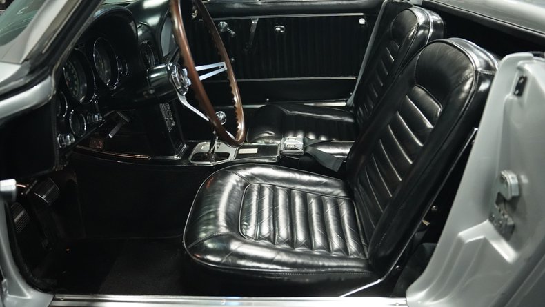 Unknown-Corvette-1966-Silver-Pearl-Black-41