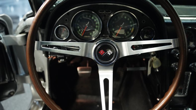 Unknown-Corvette-1966-Silver-Pearl-Black-43