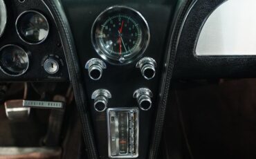 Unknown-Corvette-1966-Silver-Pearl-Black-46
