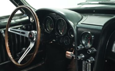 Unknown-Corvette-1966-Silver-Pearl-Black-5
