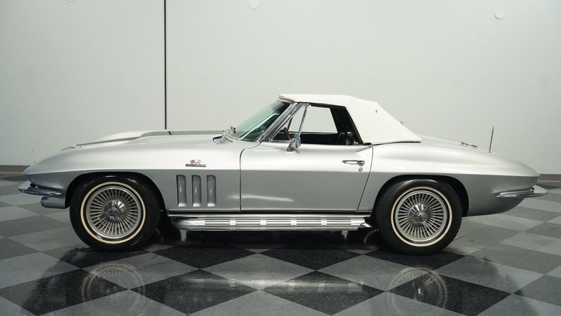 Unknown-Corvette-1966-Silver-Pearl-Black