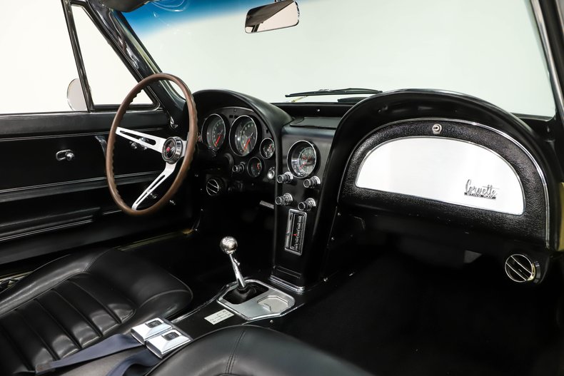 Unknown-Corvette-1966-Sunfire-Yellow-Black-16