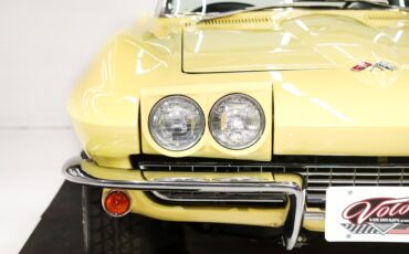 Unknown-Corvette-1966-Sunfire-Yellow-Black-23