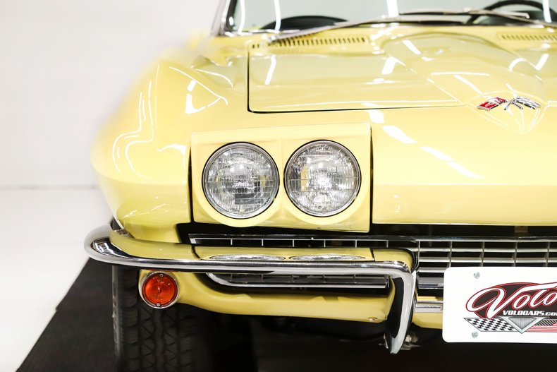 Unknown-Corvette-1966-Sunfire-Yellow-Black-23