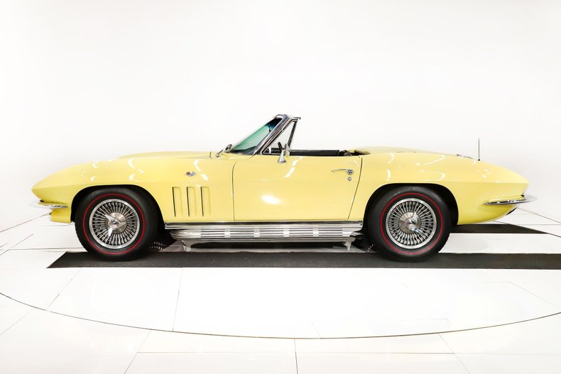 Unknown-Corvette-1966-Sunfire-Yellow-Black-24