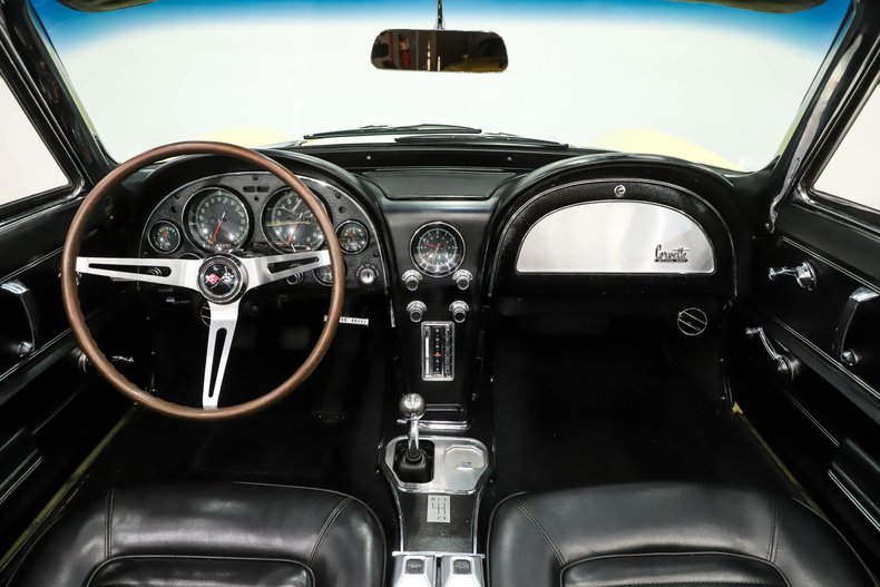 Unknown-Corvette-1966-Sunfire-Yellow-Black-31