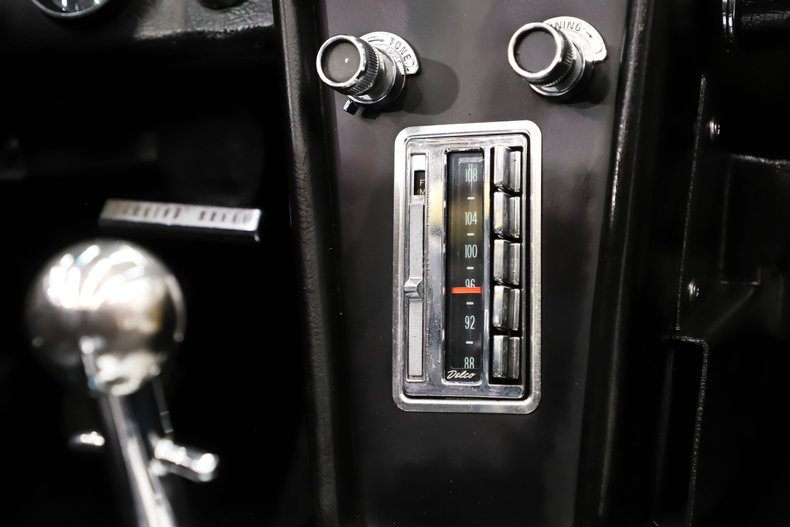 Unknown-Corvette-1966-Sunfire-Yellow-Black-33