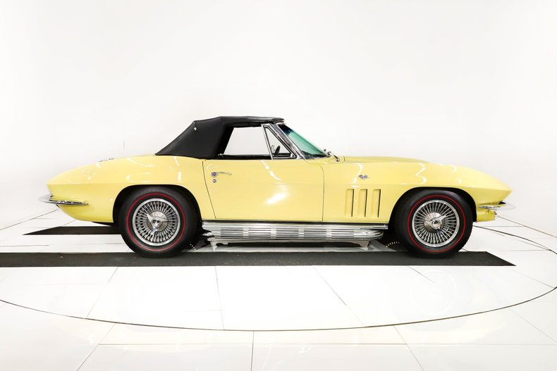 Unknown-Corvette-1966-Sunfire-Yellow-Black-36