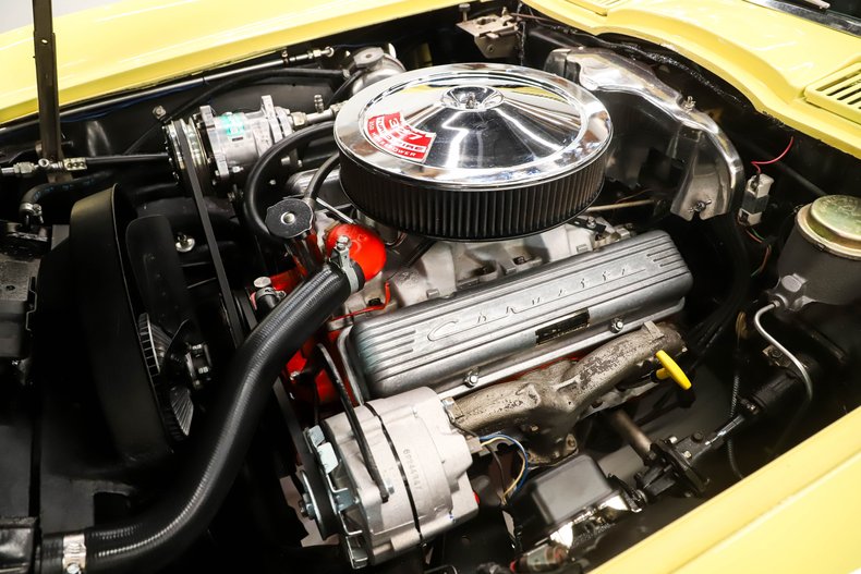 Unknown-Corvette-1966-Sunfire-Yellow-Black-4
