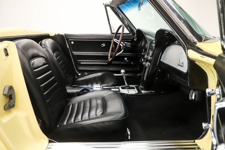 Unknown-Corvette-1966-Sunfire-Yellow-Black-42