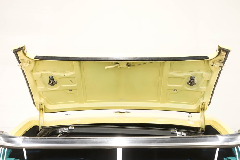 Unknown-Corvette-1966-Sunfire-Yellow-Black-48