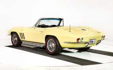 Unknown-Corvette-1966-Sunfire-Yellow-Black-5