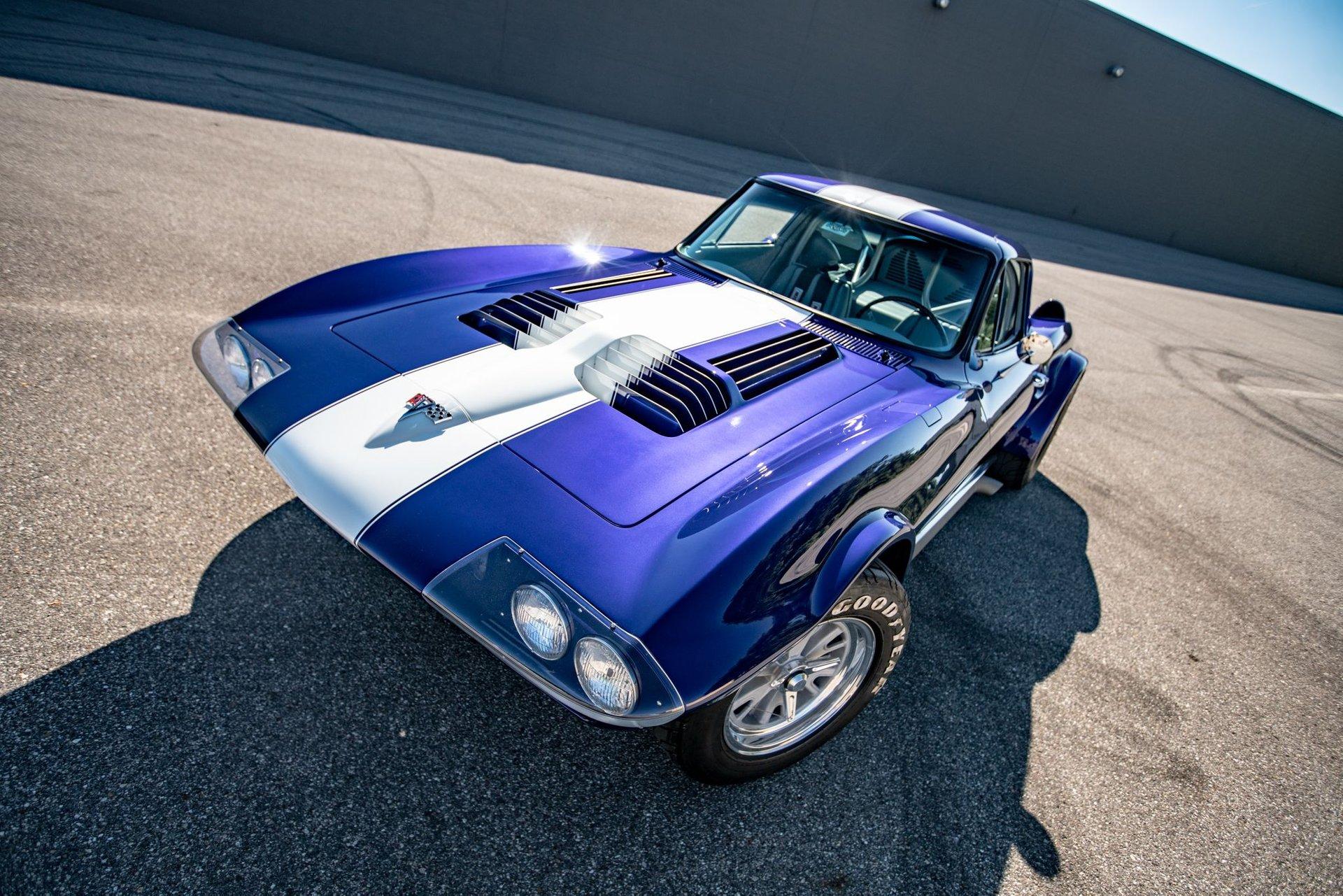 Unknown-Corvette-1967-Blue-Gray-1