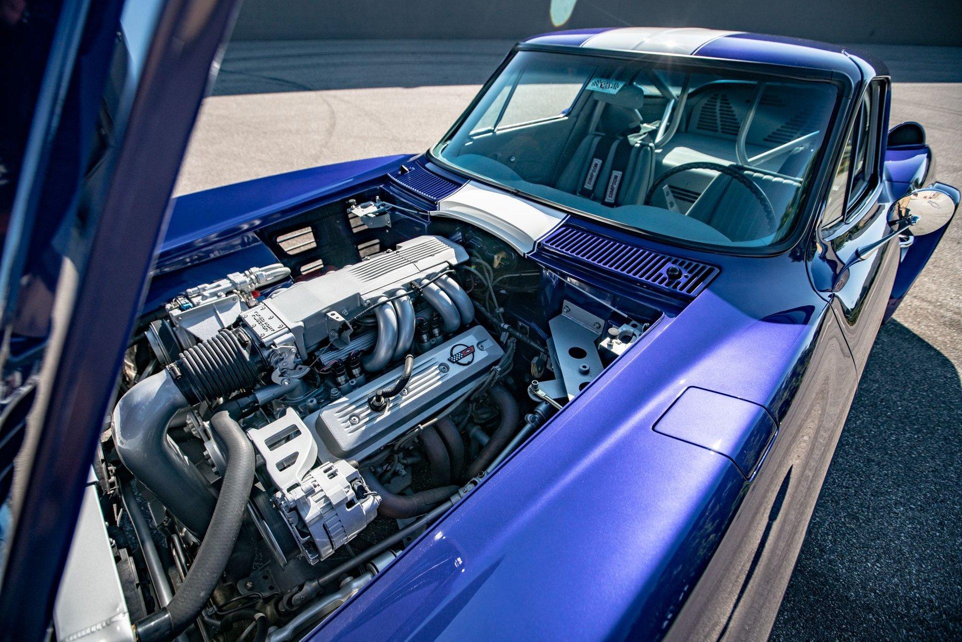 Unknown-Corvette-1967-Blue-Gray-13