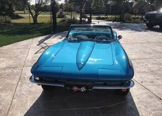 Unknown-Corvette-1967-Marina-Blue-White-1