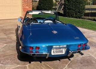 Unknown-Corvette-1967-Marina-Blue-White-2
