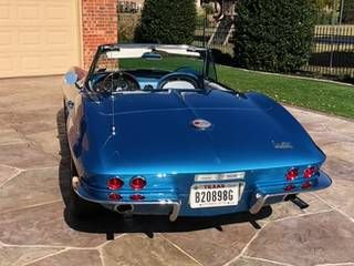 Unknown-Corvette-1967-Marina-Blue-White-2