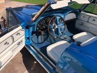 Unknown-Corvette-1967-Marina-Blue-White-3
