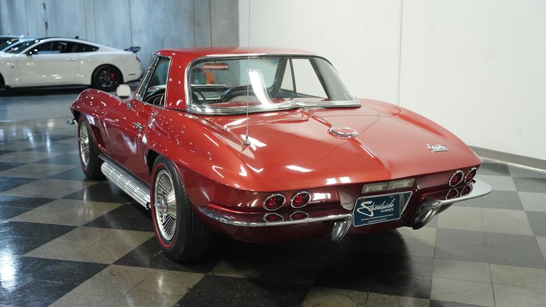 Unknown-Corvette-1967-Marlboro-Maroon-Black-10