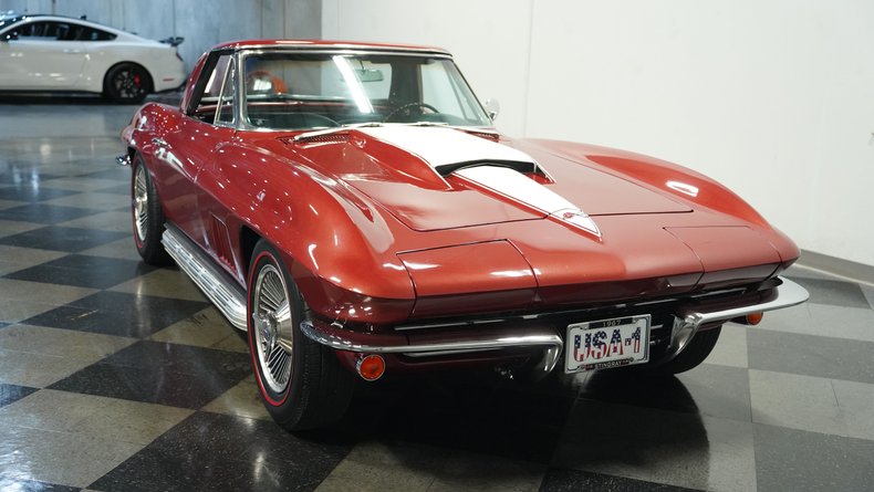 Unknown-Corvette-1967-Marlboro-Maroon-Black-15