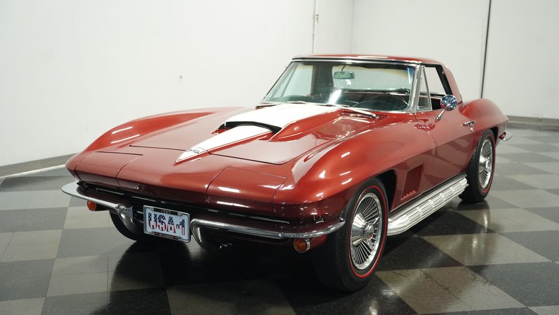Unknown-Corvette-1967-Marlboro-Maroon-Black-17