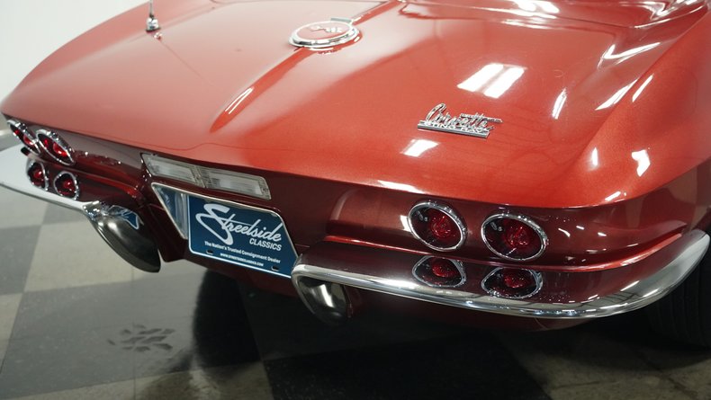 Unknown-Corvette-1967-Marlboro-Maroon-Black-18
