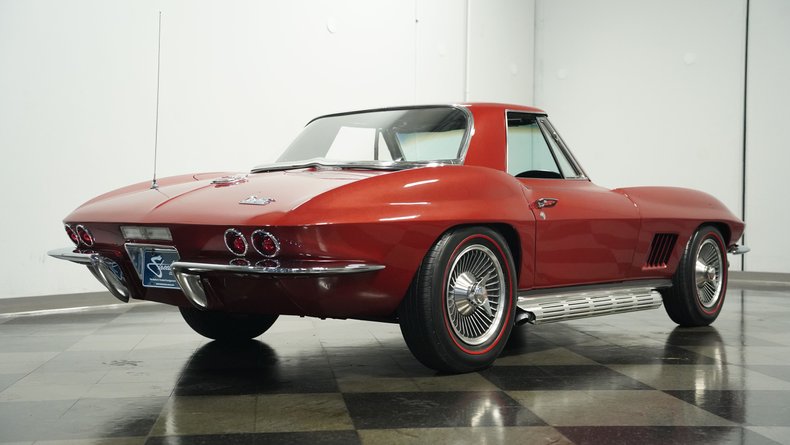 Unknown-Corvette-1967-Marlboro-Maroon-Black-19