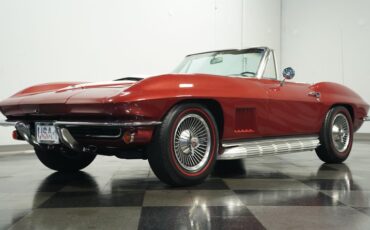 Unknown-Corvette-1967-Marlboro-Maroon-Black-2