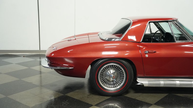 Unknown-Corvette-1967-Marlboro-Maroon-Black-21