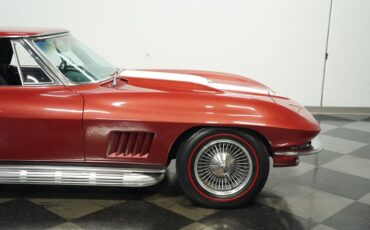 Unknown-Corvette-1967-Marlboro-Maroon-Black-22