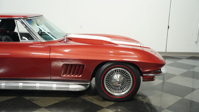Unknown-Corvette-1967-Marlboro-Maroon-Black-22