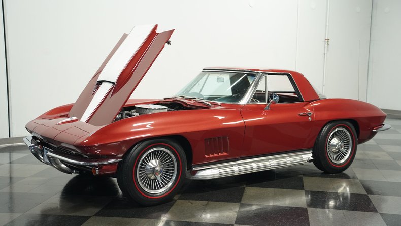 Unknown-Corvette-1967-Marlboro-Maroon-Black-23