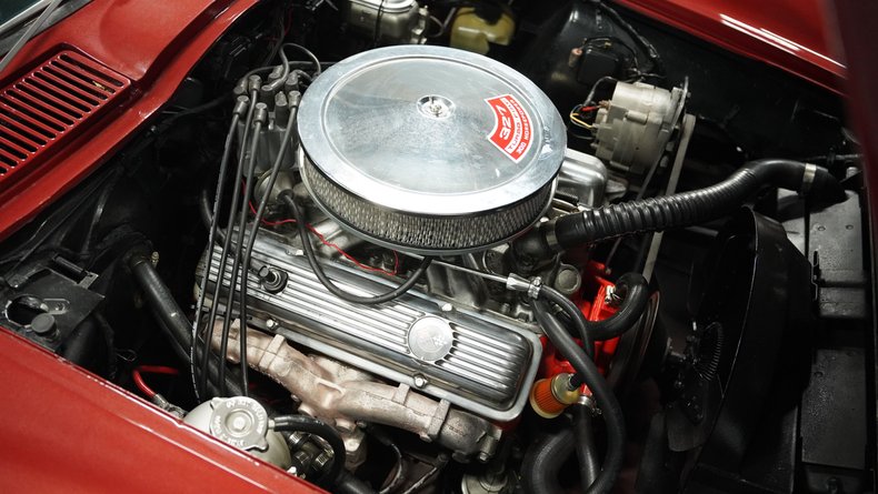 Unknown-Corvette-1967-Marlboro-Maroon-Black-25