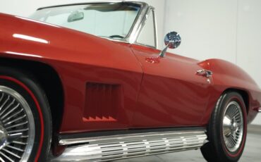 Unknown-Corvette-1967-Marlboro-Maroon-Black-3