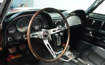 Unknown-Corvette-1967-Marlboro-Maroon-Black-30