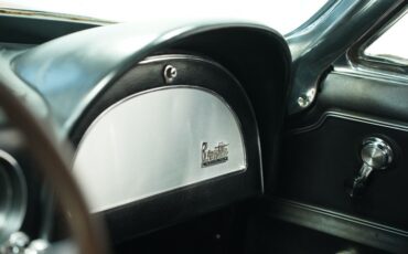 Unknown-Corvette-1967-Marlboro-Maroon-Black-33