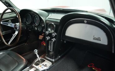 Unknown-Corvette-1967-Marlboro-Maroon-Black-37
