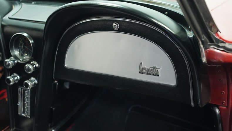 Unknown-Corvette-1967-Marlboro-Maroon-Black-39