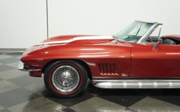 Unknown-Corvette-1967-Marlboro-Maroon-Black-4