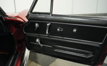 Unknown-Corvette-1967-Marlboro-Maroon-Black-40