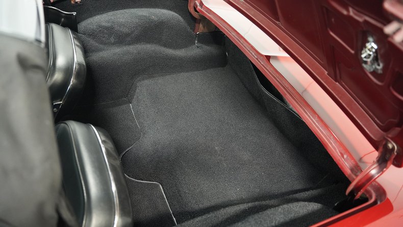 Unknown-Corvette-1967-Marlboro-Maroon-Black-42