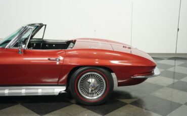 Unknown-Corvette-1967-Marlboro-Maroon-Black-5