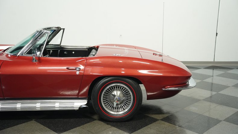 Unknown-Corvette-1967-Marlboro-Maroon-Black-5