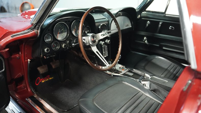 Unknown-Corvette-1967-Marlboro-Maroon-Black-7