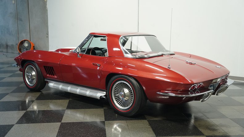 Unknown-Corvette-1967-Marlboro-Maroon-Black-9